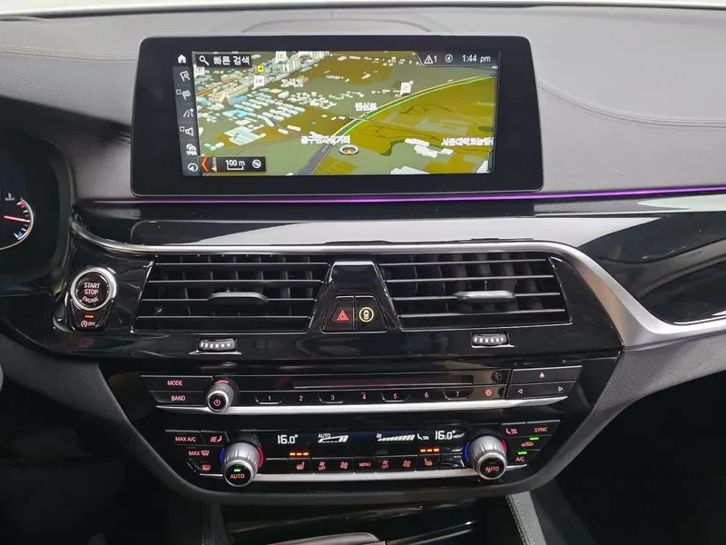 BMW 520 LUXURY G30, снимка 13 - Автомобили и джипове - 55789994