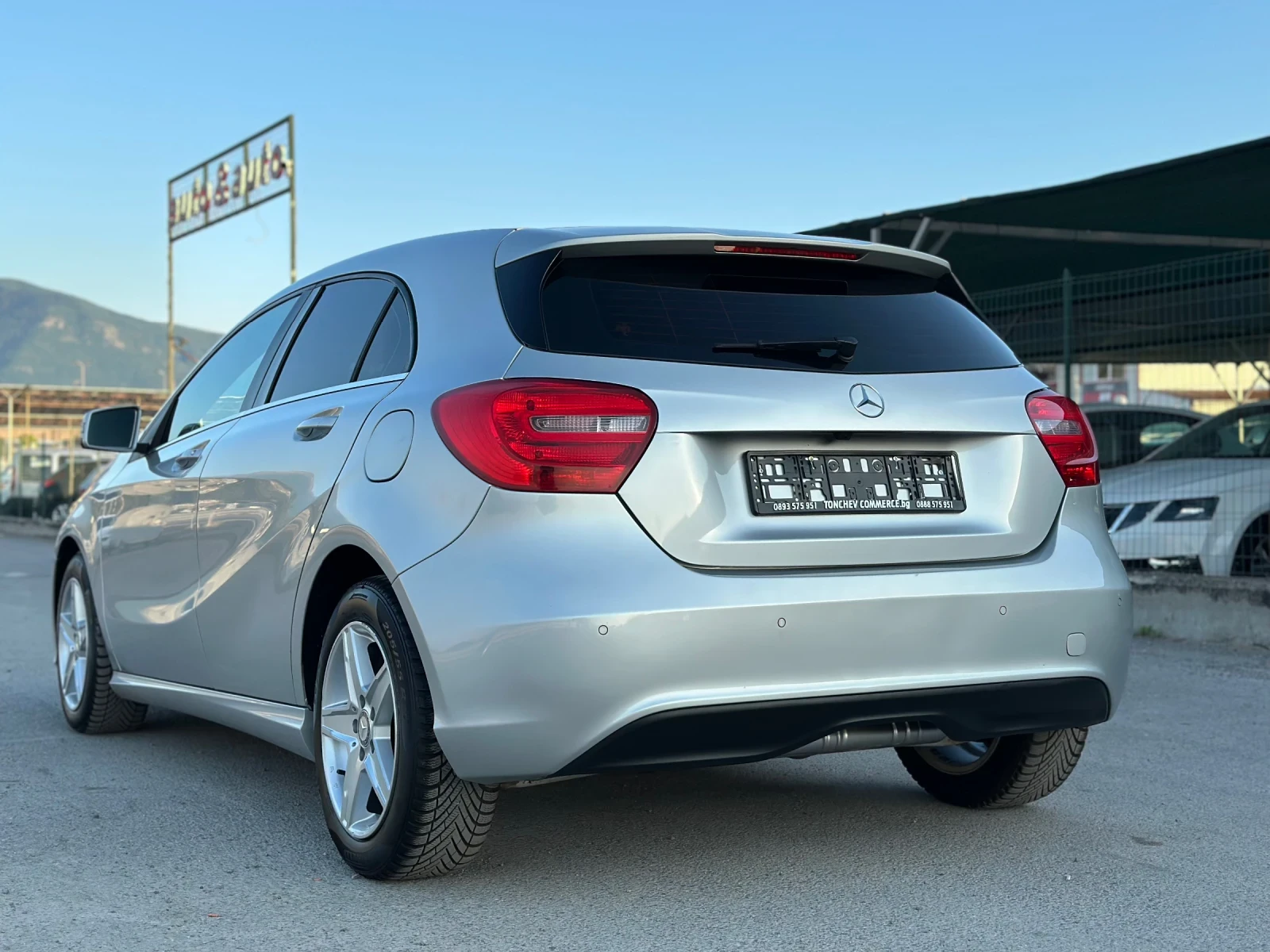 Mercedes-Benz A 180 AUTOMAT-SPORT-KAMERA-PARKTRONIK-NEW-FULL - изображение 4