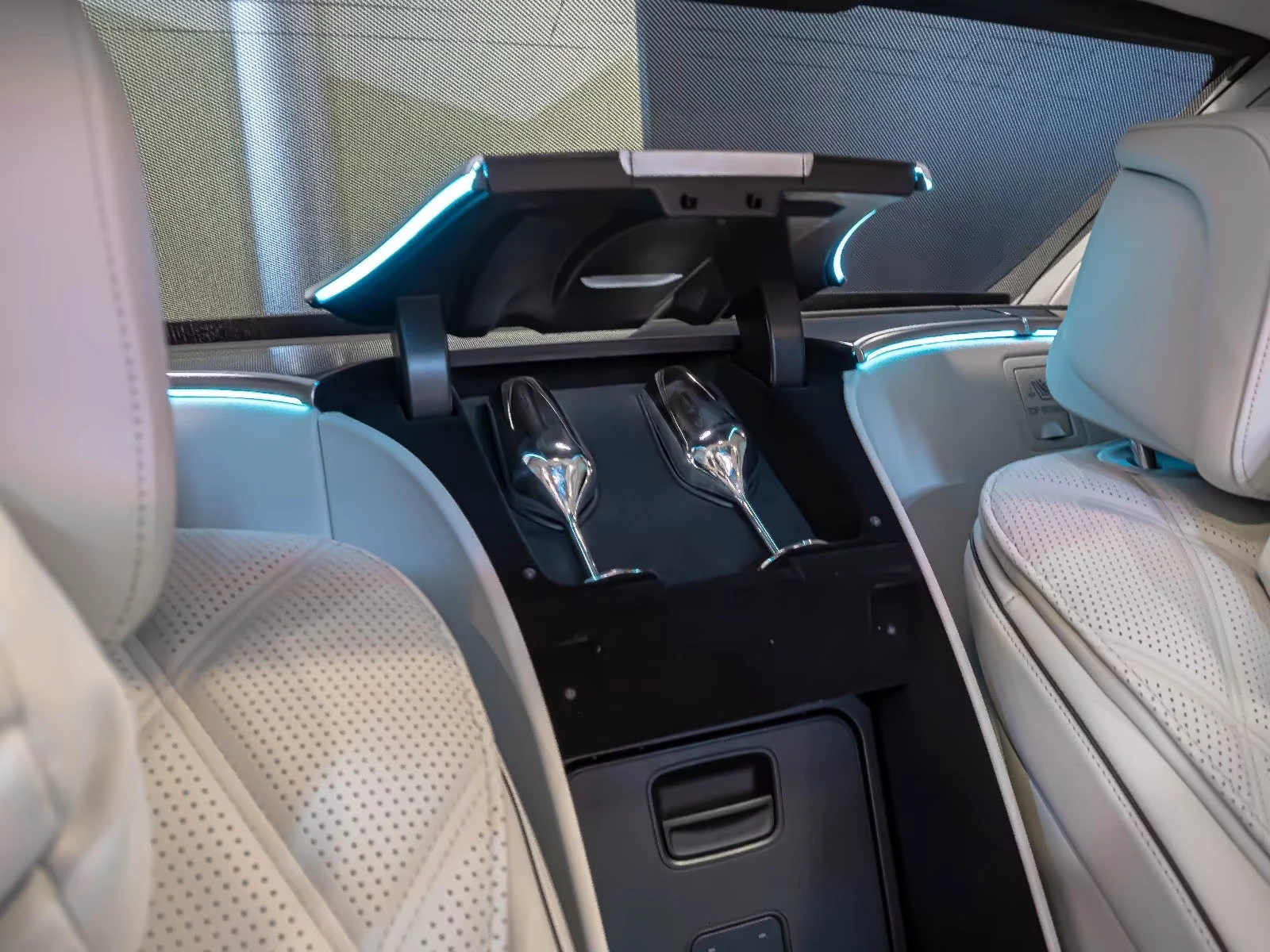 Mercedes-Benz S 680 MAYBACH/4M/612HP/4D-BURM/MASSAGE/360/MATRIX/369f - изображение 4