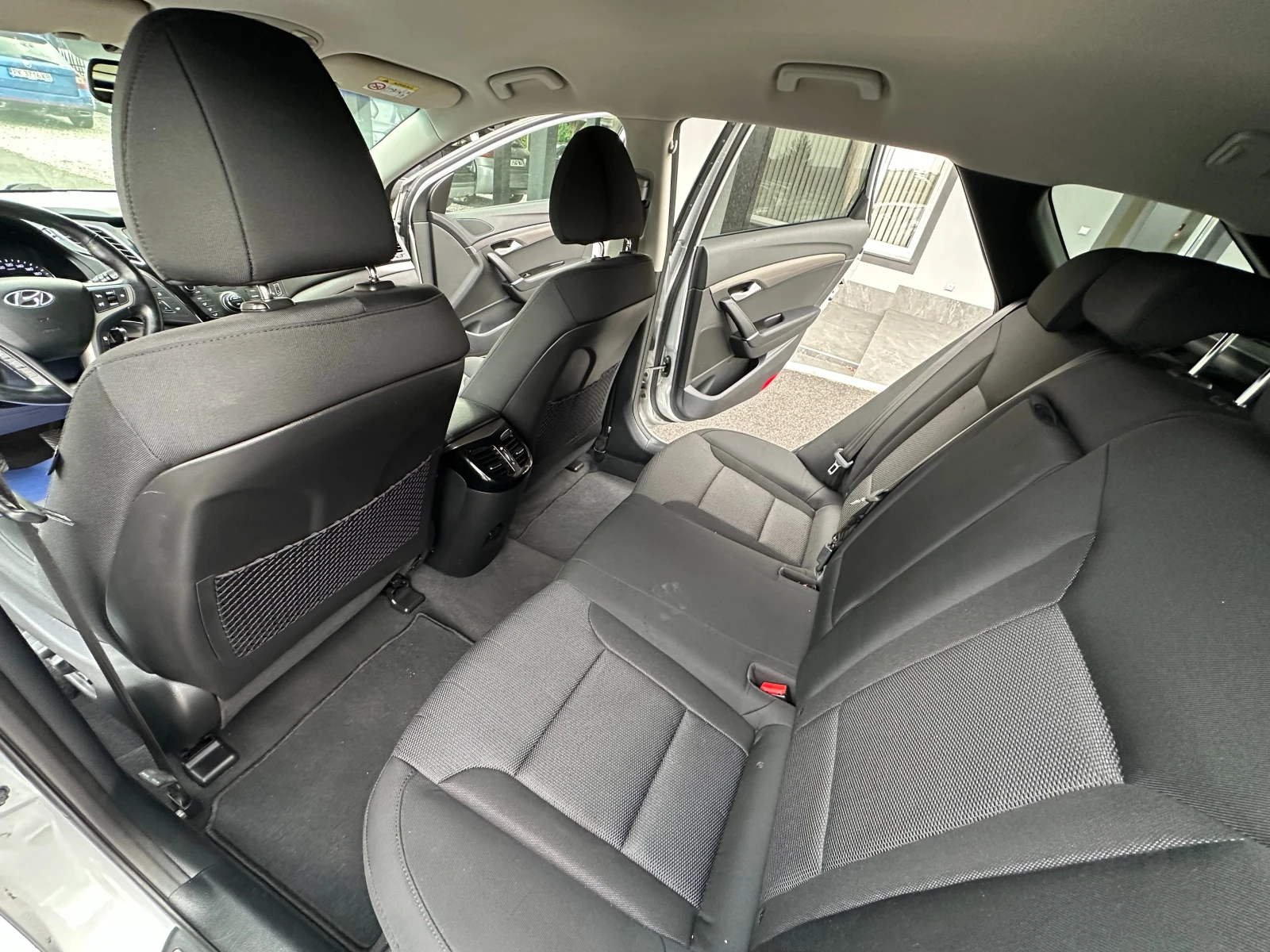 Hyundai I40 2.0I   | Mobile.bg   11