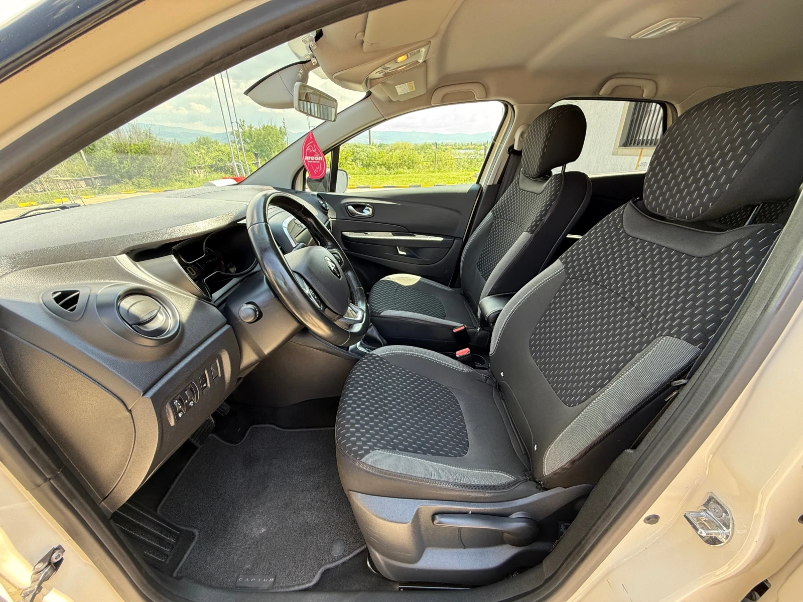 Renault Captur 1.5 DCi* AUTOMATIC* FACELIFT* KTEO* COC, снимка 8 - Автомобили и джипове - 54095205
