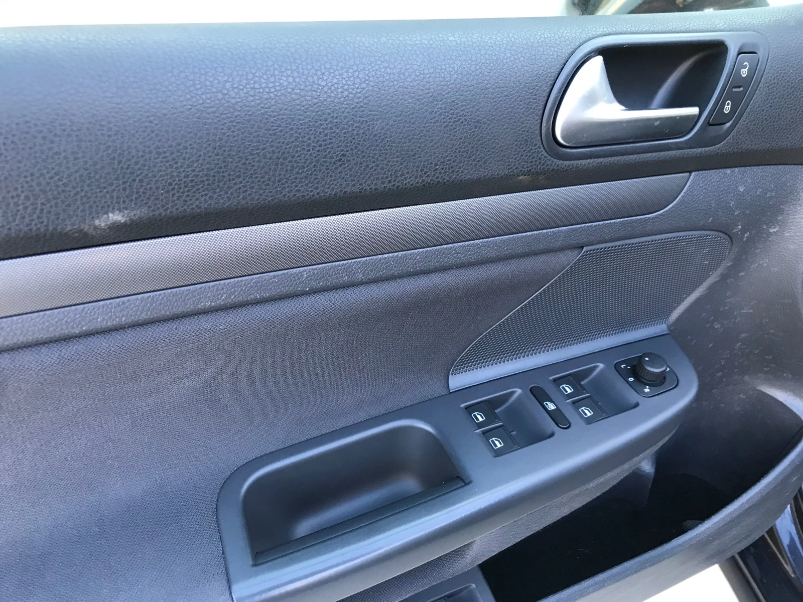 VW Golf 1, 9tdi.105k.Климатроник., снимка 16 - Автомобили и джипове - 54113313