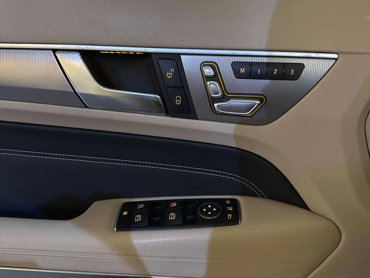 Mercedes-Benz E 400  | CABRIO | DISTRONIC | 360 | MEMORY | ОБДУХВАНЕ |, снимка 13 - Автомобили и джипове - 54303210