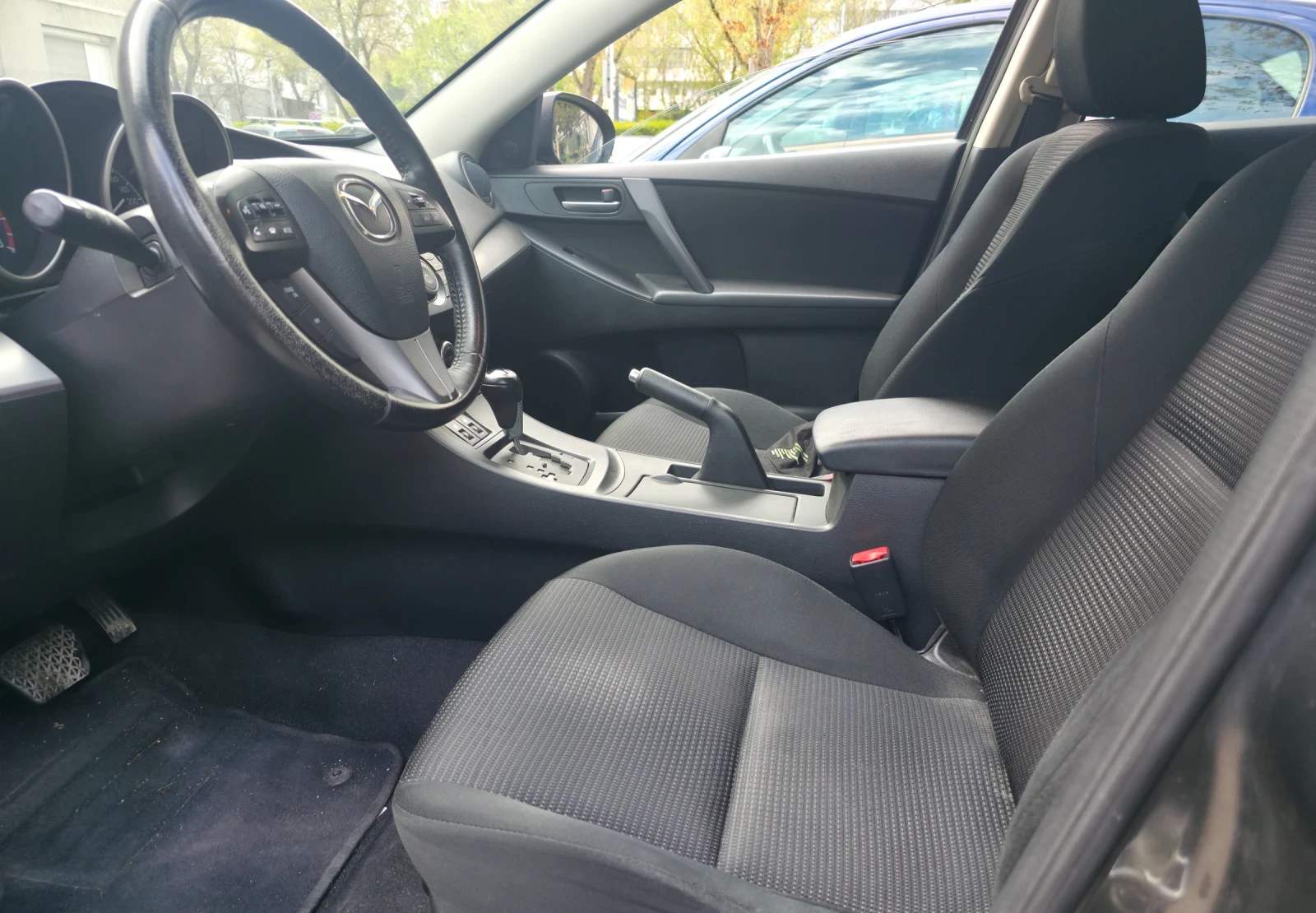 Mazda 3 BL 2.0i, снимка 12 - Автомобили и джипове - 54306704