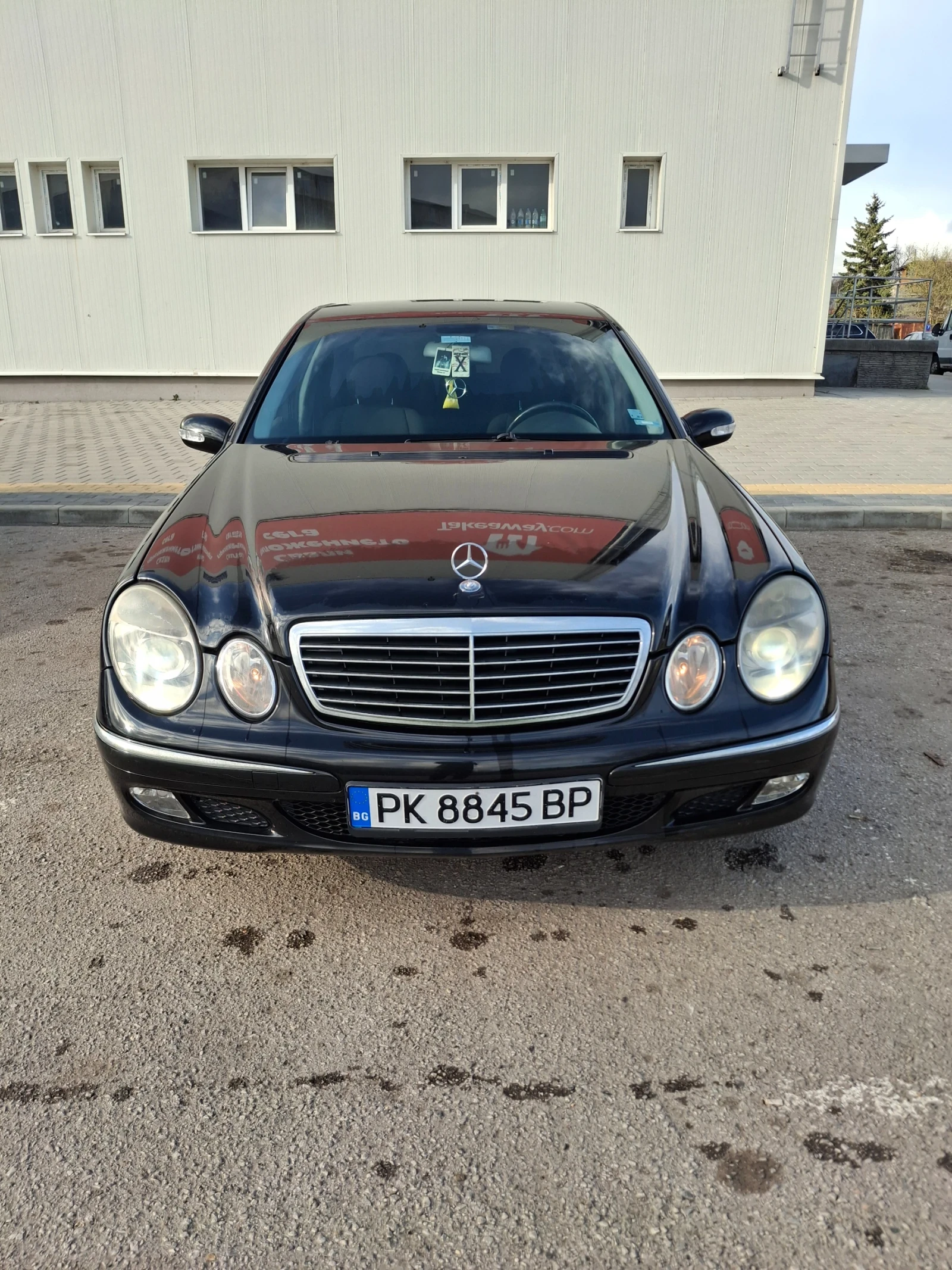 Mercedes-Benz E 220, снимка 2 - Автомобили и джипове - 55036396