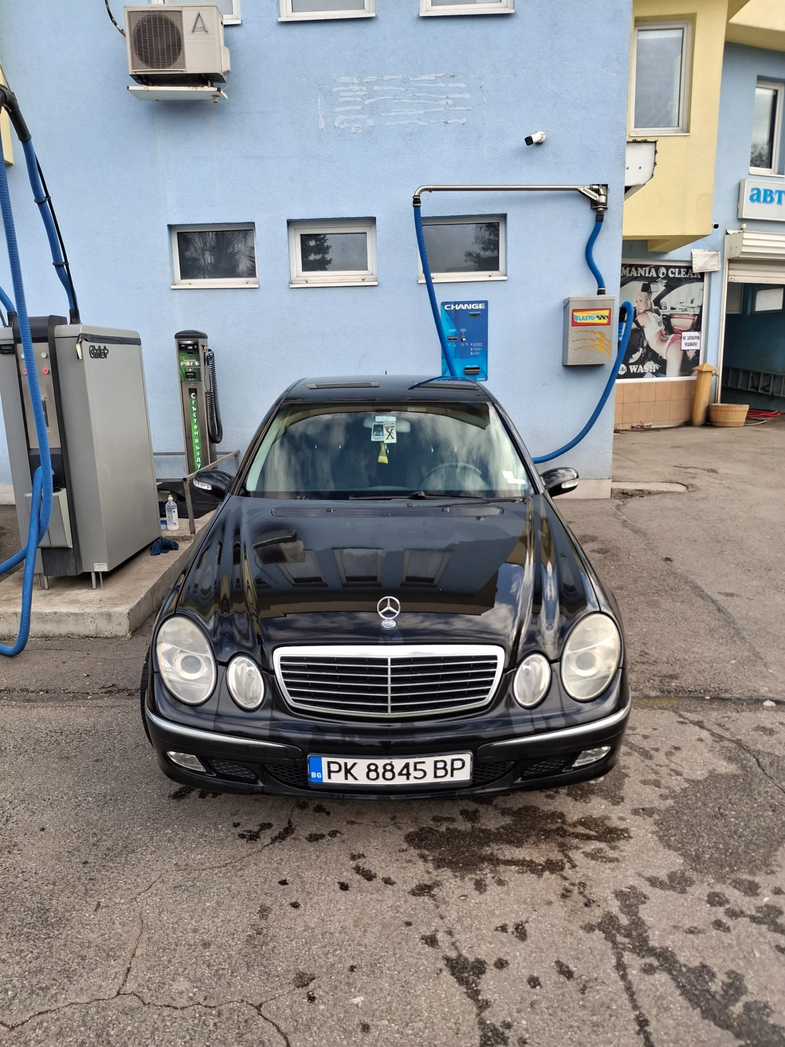 Mercedes-Benz E 220, снимка 12 - Автомобили и джипове - 55036396