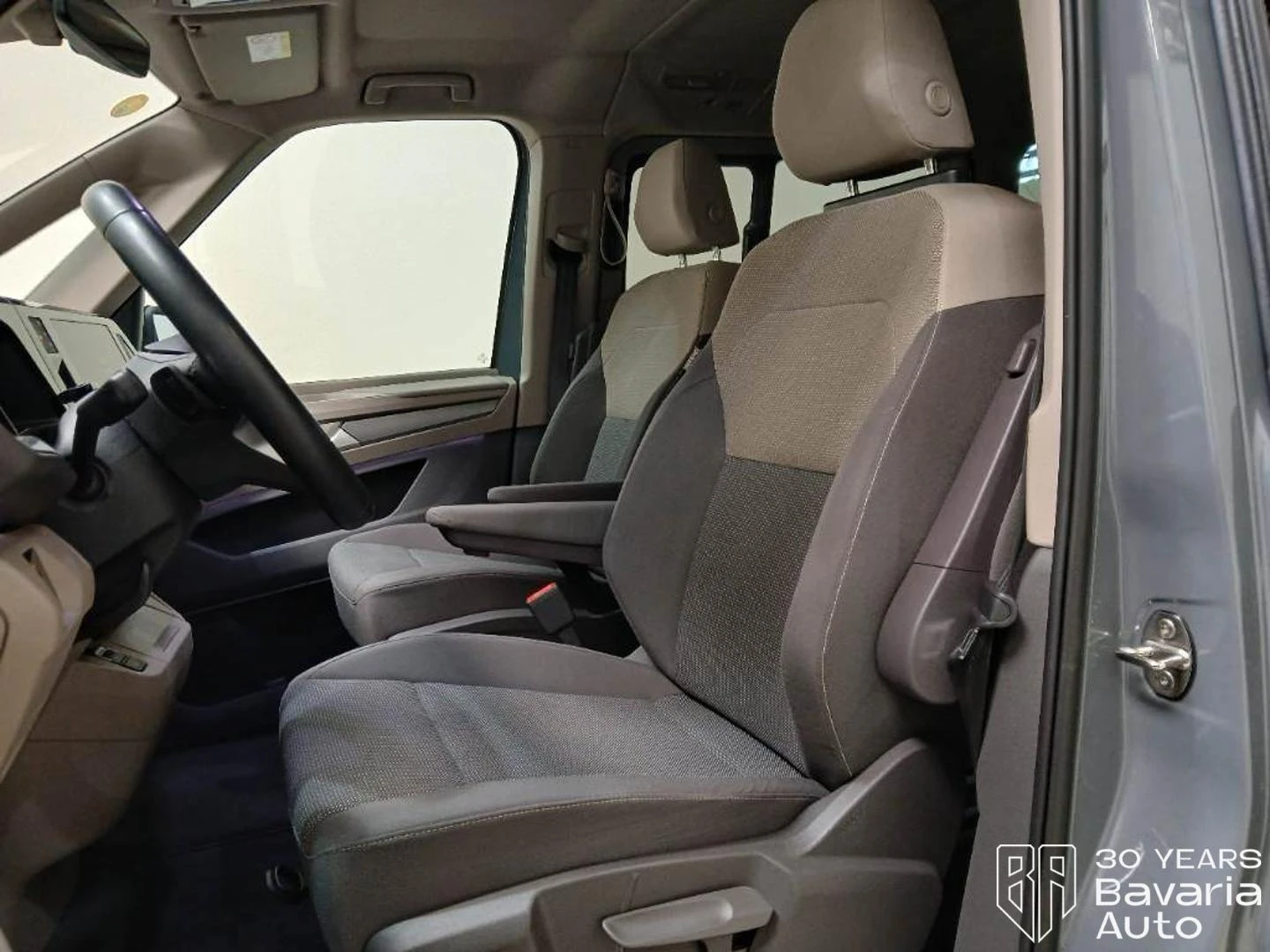 VW Multivan Edition long DSG Easy Open Basic, снимка 6 - Автомобили и джипове - 55445724