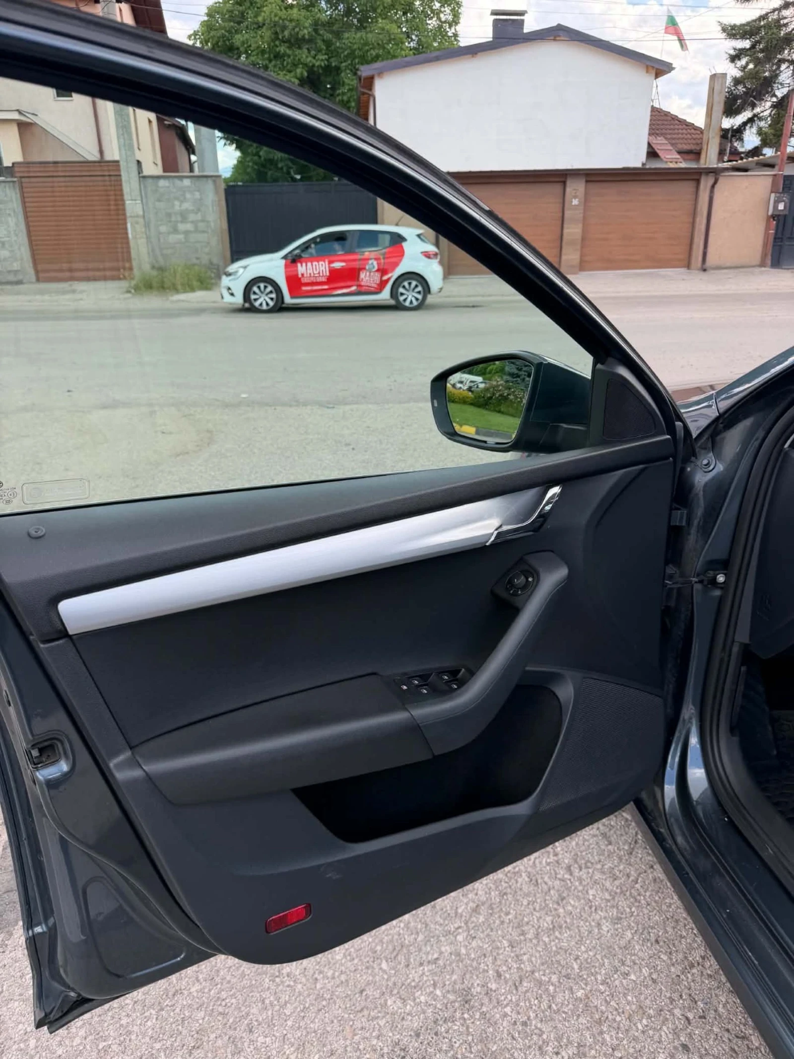 Skoda Octavia 1.6  TDI, снимка 7 - Автомобили и джипове - 55606643