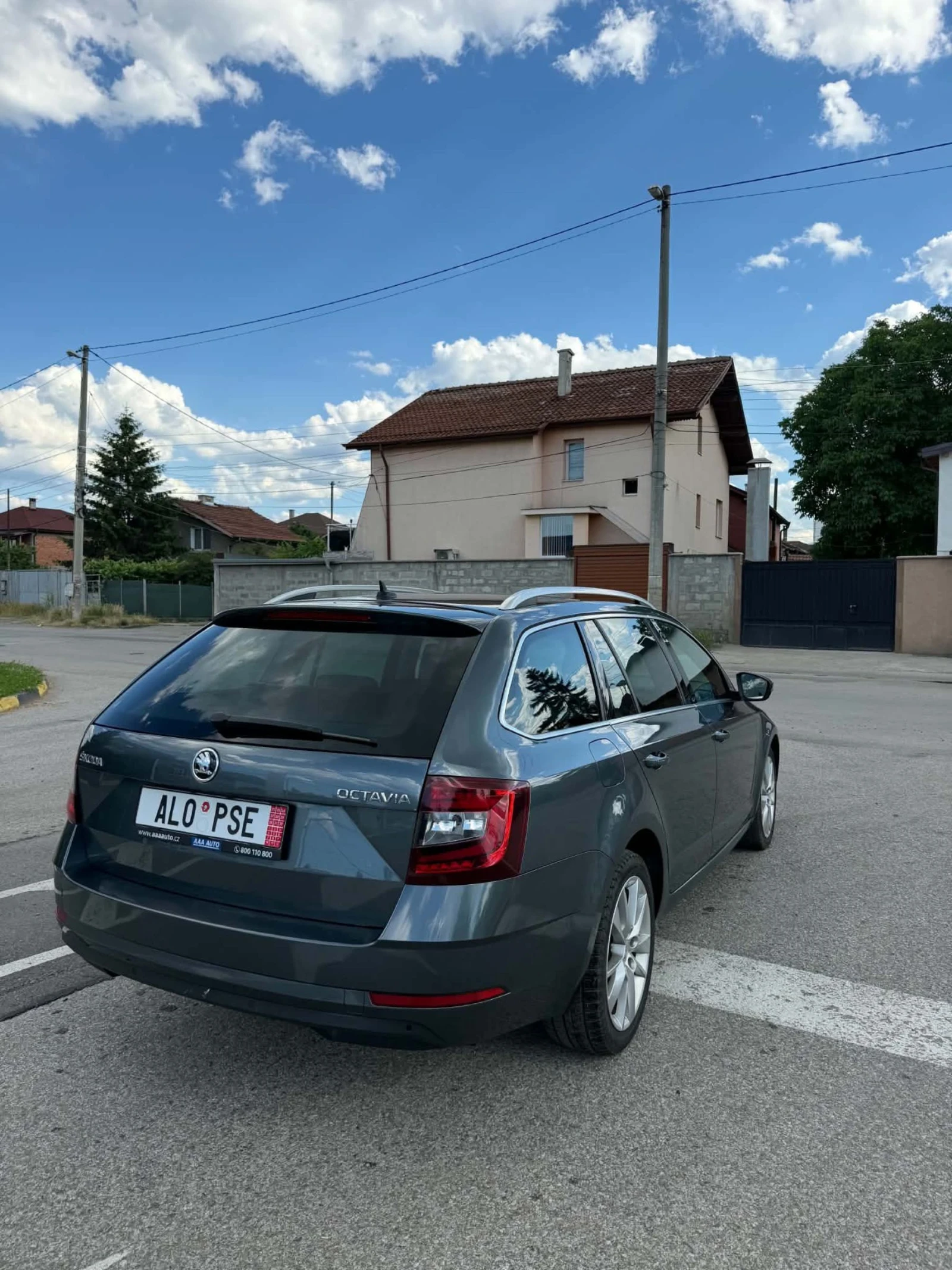 Skoda Octavia 1.6  TDI, снимка 3 - Автомобили и джипове - 55606643