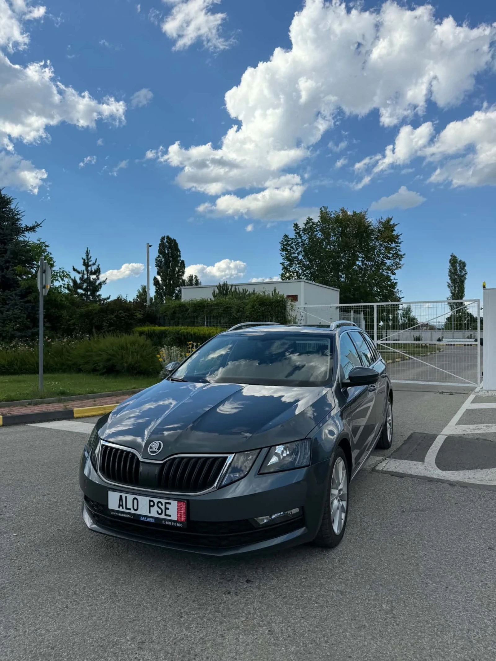 Skoda Octavia 1.6  TDI, снимка 2 - Автомобили и джипове - 55606643