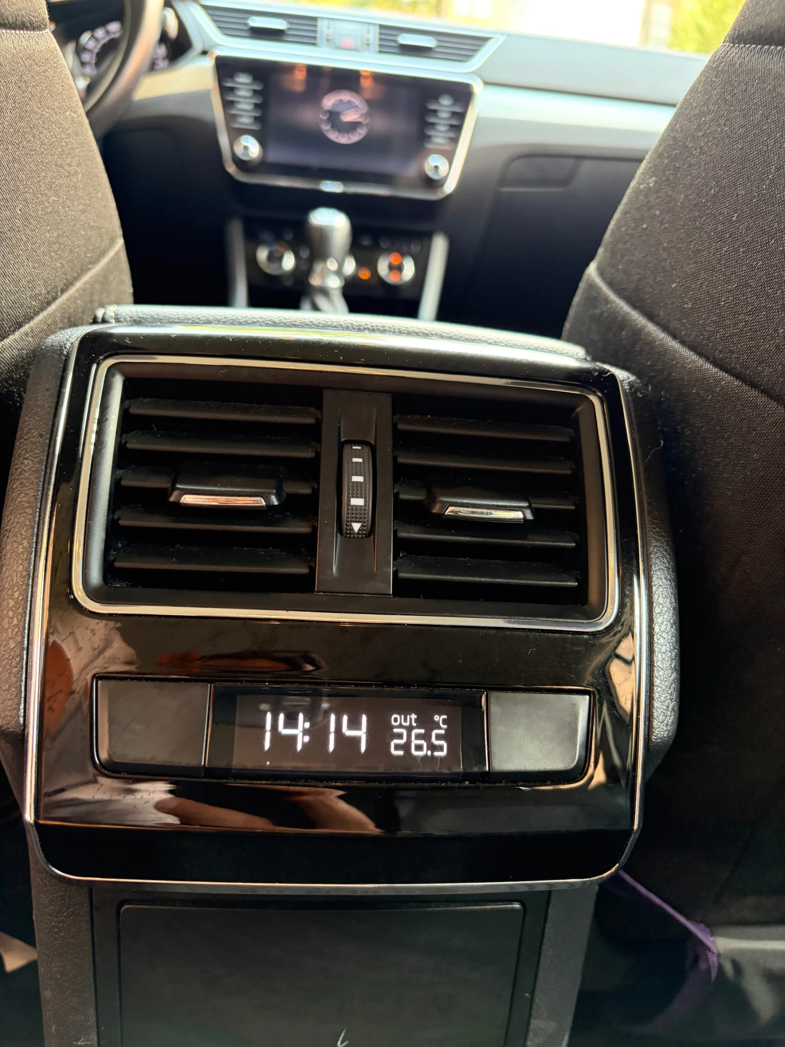 Skoda Superb 2.0 TDI 4x4 190 к.с., снимка 12 - Автомобили и джипове - 55943782