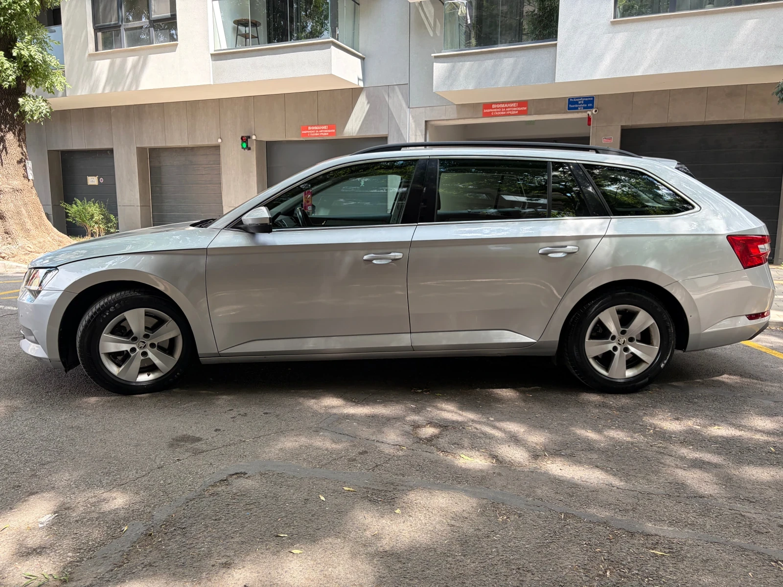 Skoda Superb 2.0 TDI 4x4 190 к.с., снимка 2 - Автомобили и джипове - 55943782
