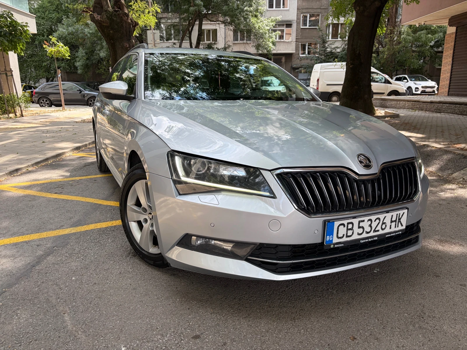 Skoda Superb 2.0 TDI 4x4 190 к.с., снимка 3 - Автомобили и джипове - 55943782