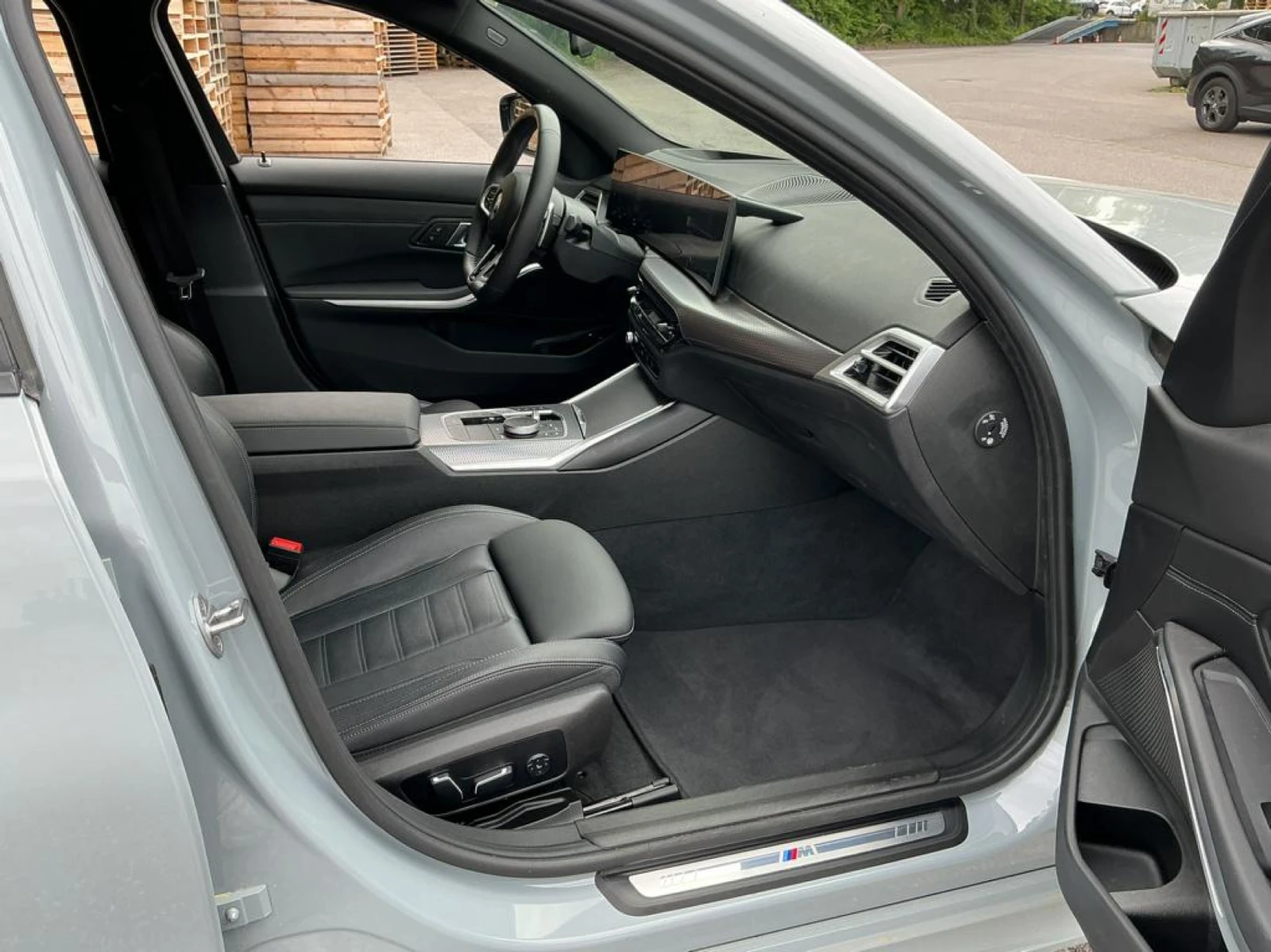 BMW 330 M Sport xDrive Hybrid LED NAVI , снимка 7 - Автомобили и джипове - 56198558