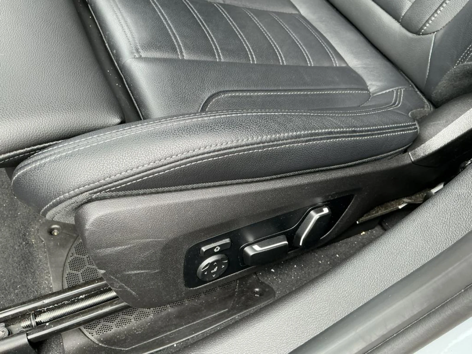 BMW 330 M Sport xDrive Hybrid LED NAVI , снимка 10 - Автомобили и джипове - 56198558