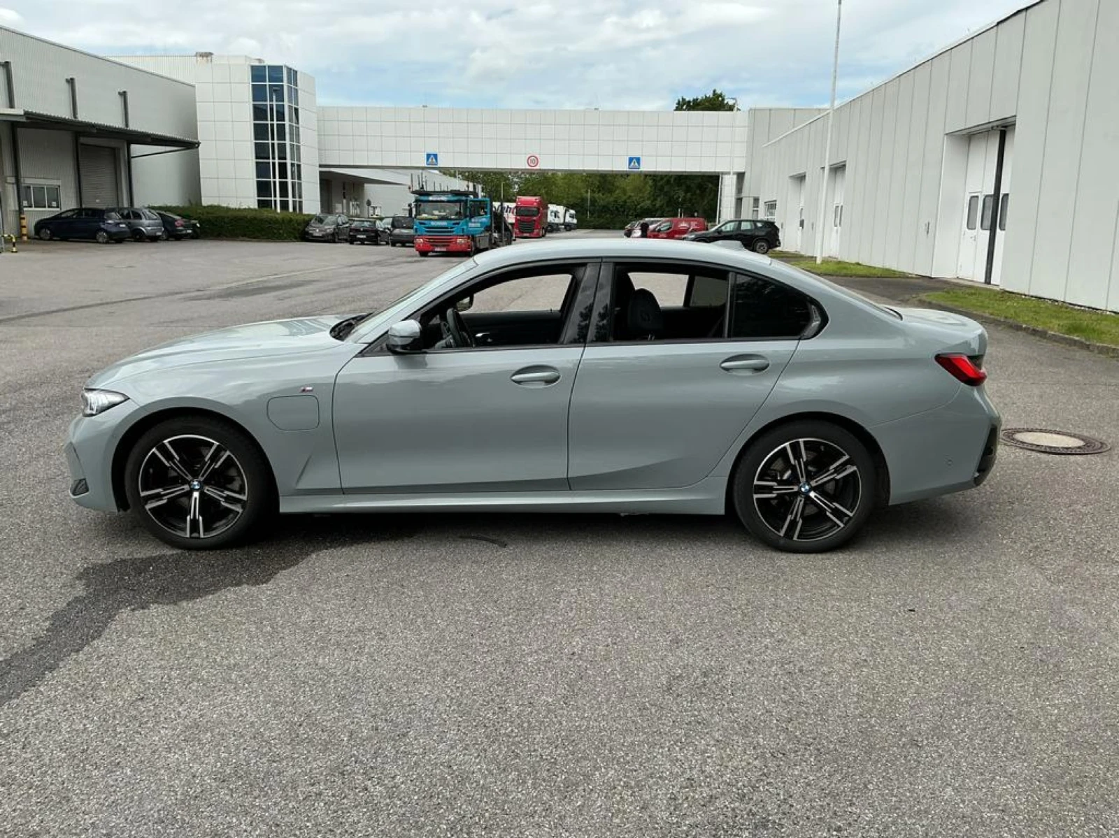 BMW 330 M Sport xDrive Hybrid LED NAVI , снимка 5 - Автомобили и джипове - 56198558