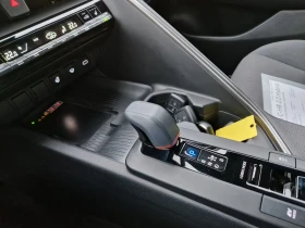 Toyota C-HR  C-HR 2.0l Hybrid 4x2 Team D. + Technik Paket, снимка 11 - Автомобили и джипове - 53478288