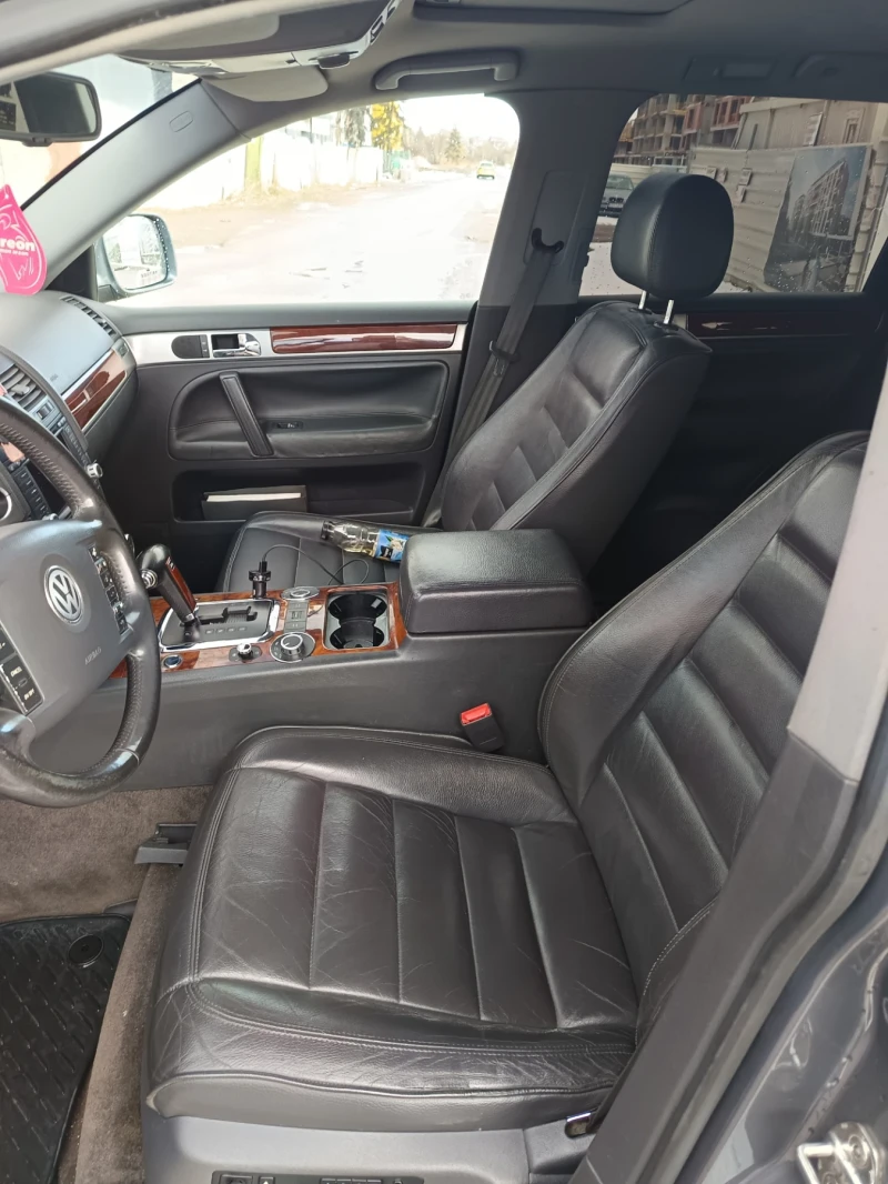 VW Touareg 5.0tdi v10 313hp, снимка 11 - Автомобили и джипове - 48556704