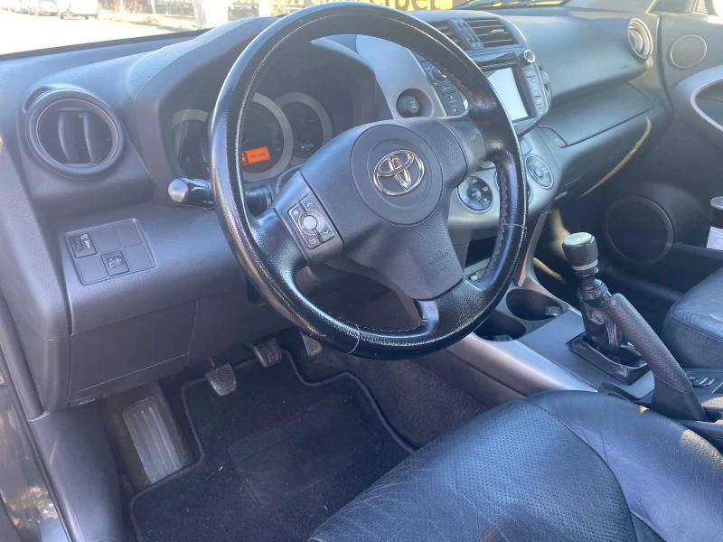 Toyota Rav4 Toyota Rav4 2.2 D4D, кожа, мултимедия, реални км, снимка 11 - Автомобили и джипове - 48823371