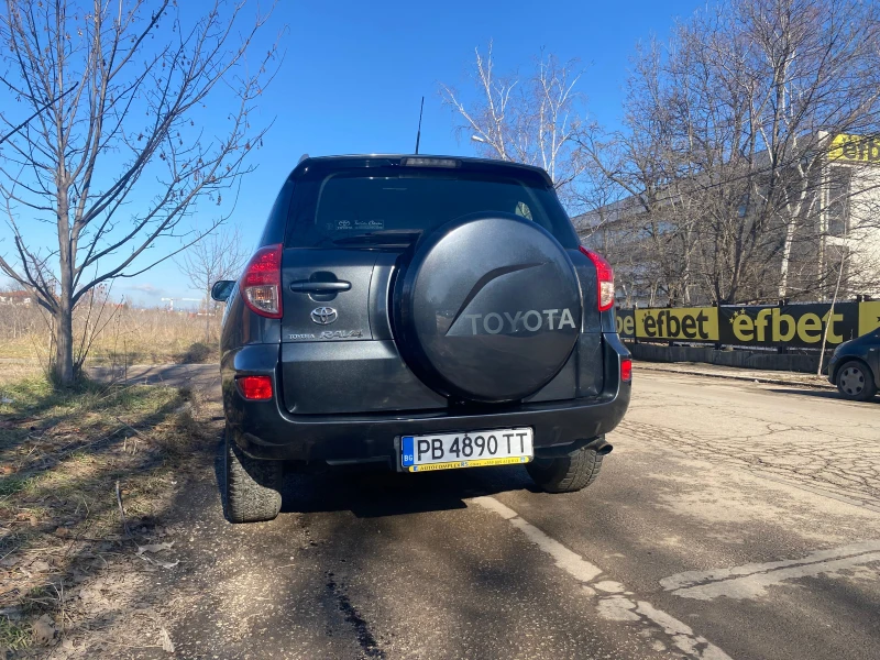 Toyota Rav4 Toyota Rav4 2.2 D4D, кожа, мултимедия, реални км, снимка 2 - Автомобили и джипове - 48823371