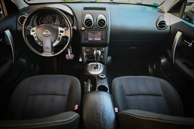 Nissan Qashqai 2.0 DCI\4x4\Автоматик, снимка 10 - Автомобили и джипове - 51618719
