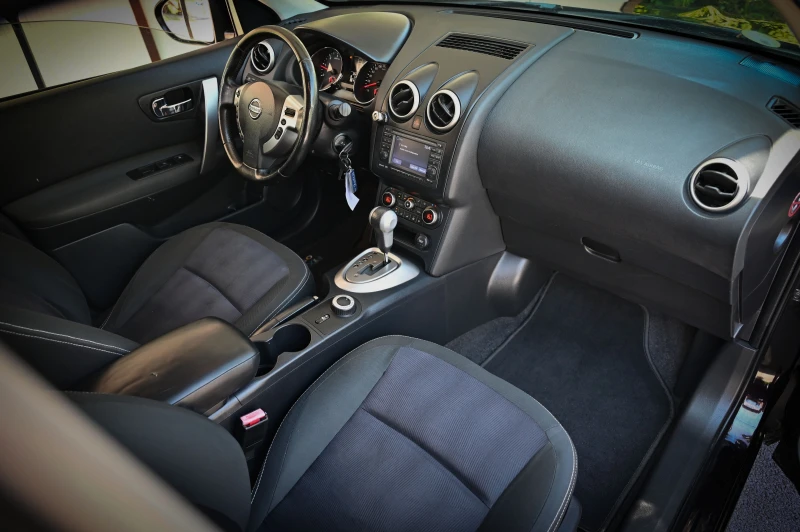 Nissan Qashqai 2.0 DCI\4x4\Автоматик, снимка 11 - Автомобили и джипове - 51618719