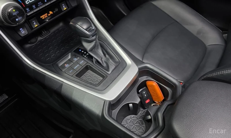 Toyota Rav4, снимка 9 - Автомобили и джипове - 52972876