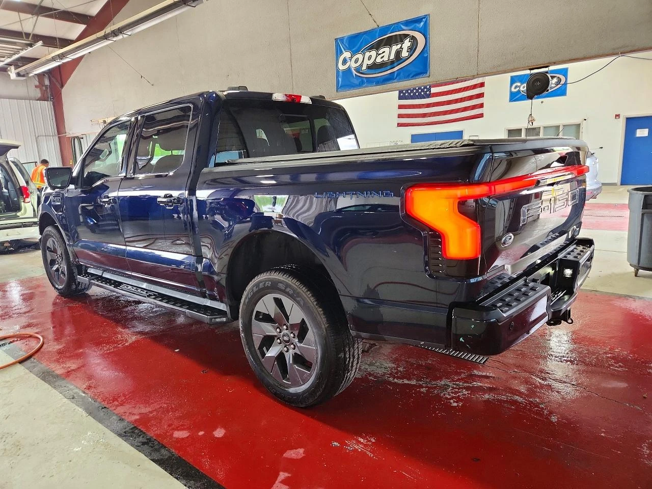 Ford F150 LIGHTNING PRO 4x4, снимка 2 - Автомобили и джипове - 55058043