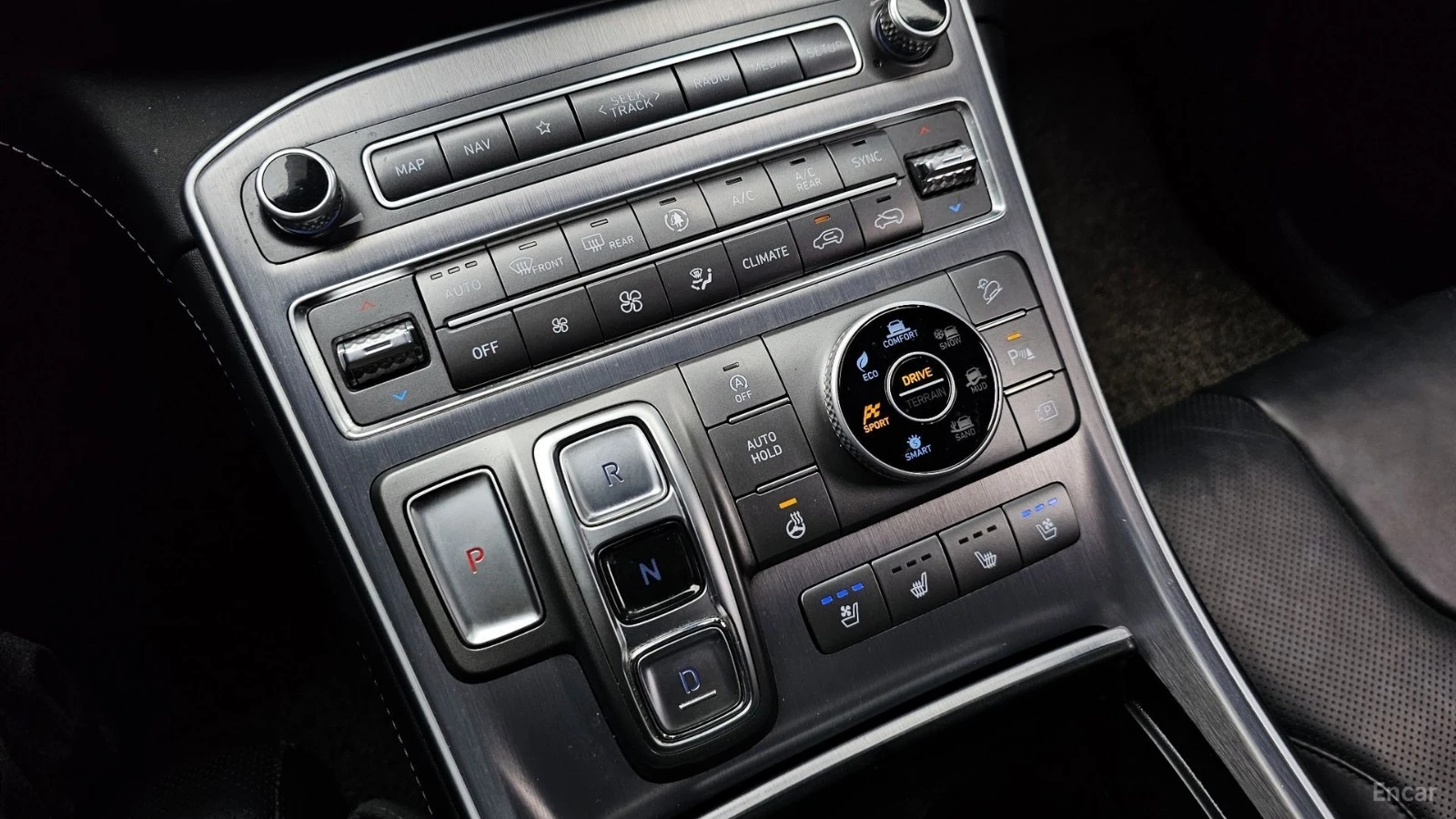 Hyundai Santa fe Calligraphy* 4x4* DISTRONIC* 360* ОБДУХВАНЕ* HUD* , снимка 13 - Автомобили и джипове - 55504327