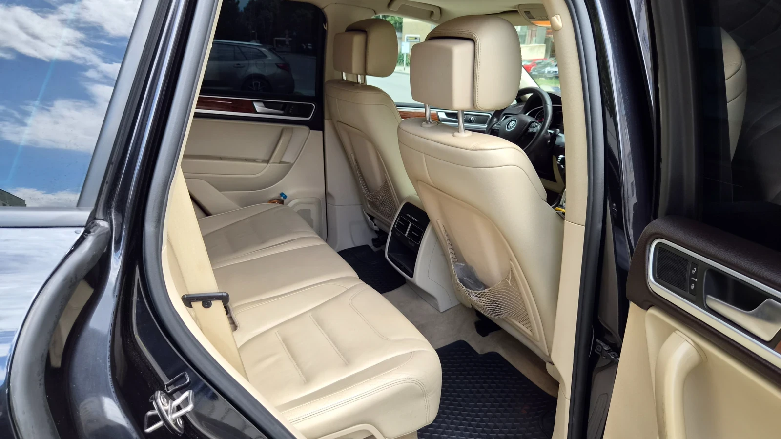 VW Touareg, снимка 12 - Автомобили и джипове - 55571847