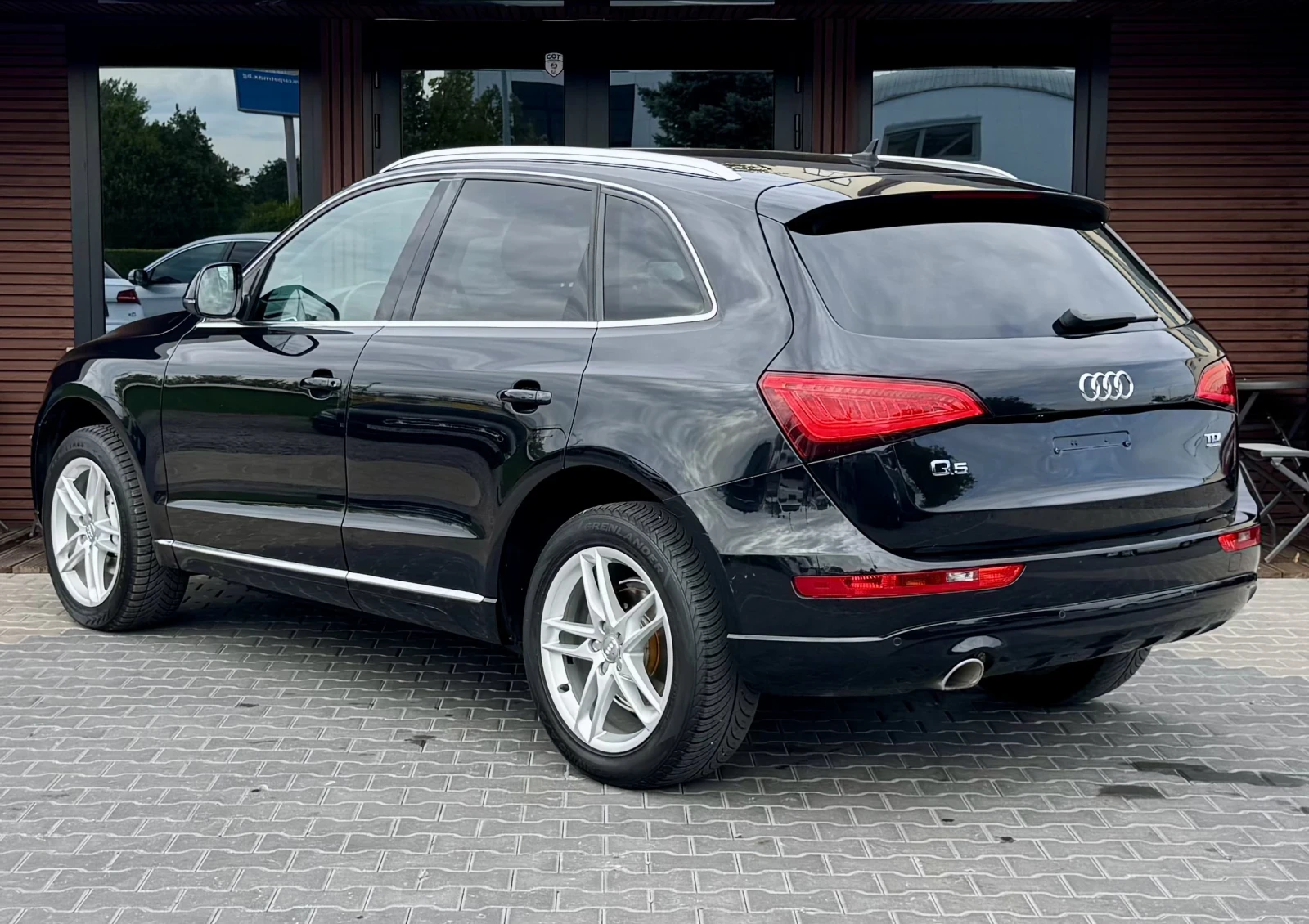 Audi Q5 Quattro* Face* Кожа* Лизинг, снимка 4 - Автомобили и джипове - 56099952