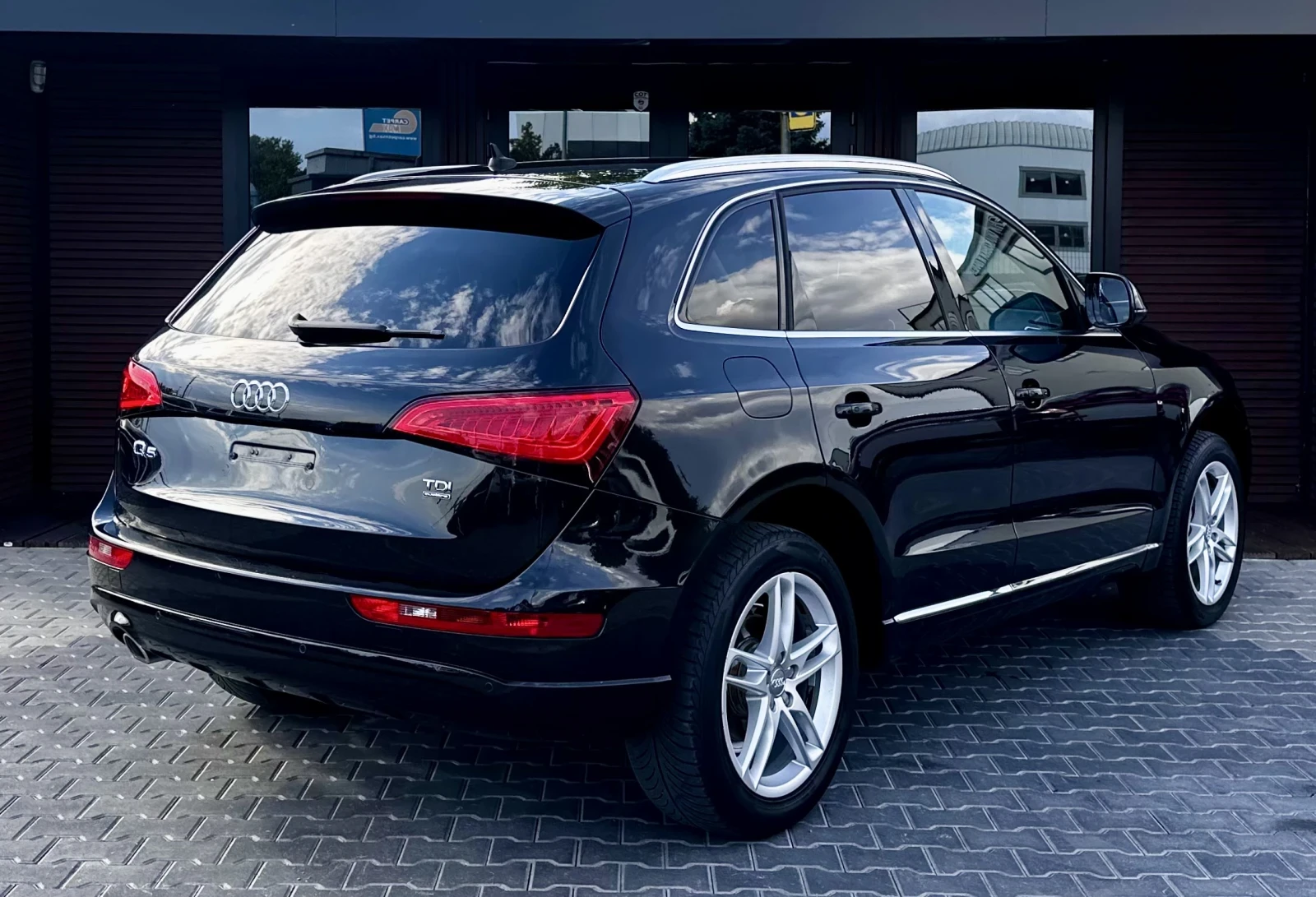 Audi Q5 Quattro* Face* Кожа* Лизинг, снимка 5 - Автомобили и джипове - 56099952