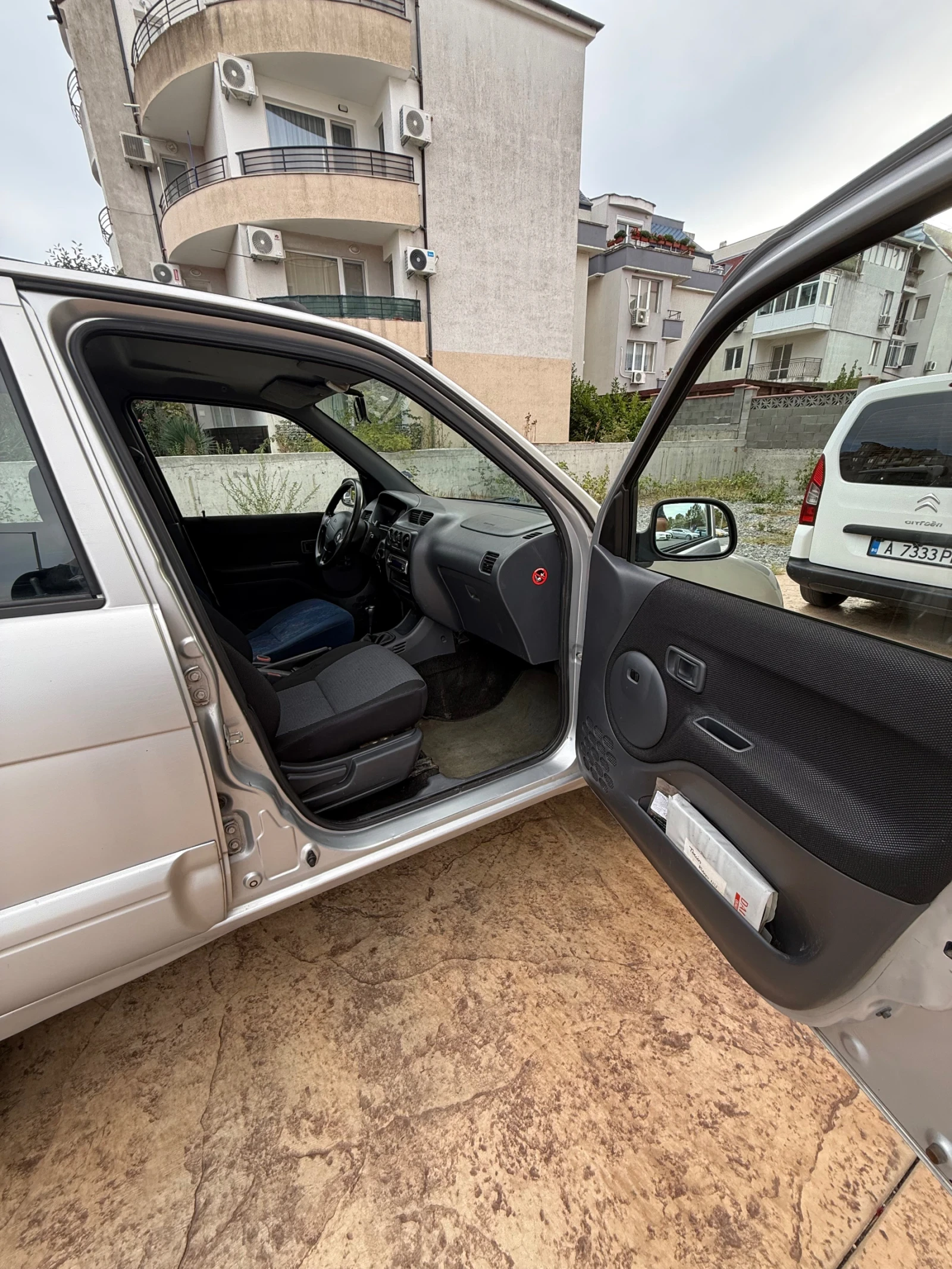 Daihatsu Terios 1.3 бензин-газ, снимка 6 - Автомобили и джипове - 56314120