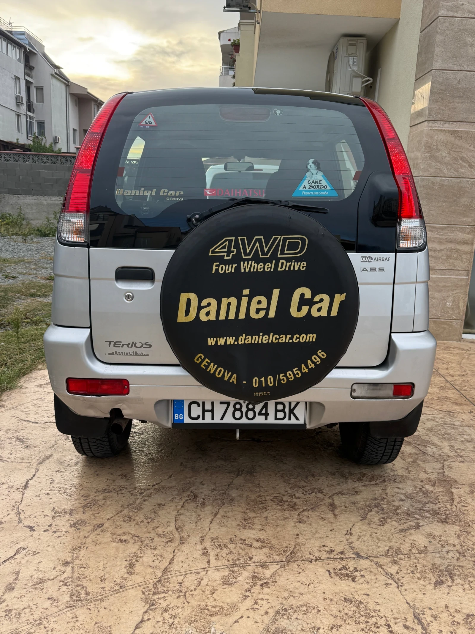 Daihatsu Terios 1.3 бензин-газ, снимка 4 - Автомобили и джипове - 56314120