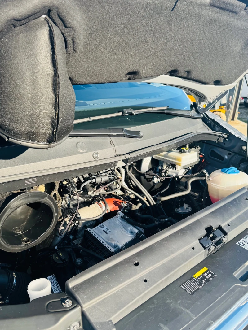 VW Crafter Немски!МАХИ!ТОП!ЧИСТО НОВ!177к.с LED, снимка 15 - Бусове и автобуси - 53370796