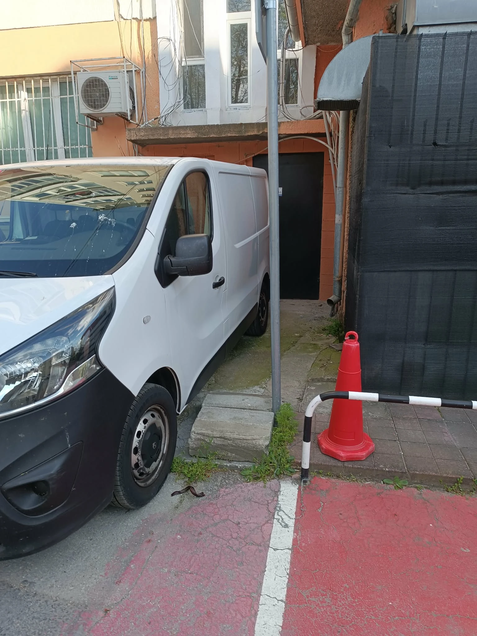 Opel Vivaro, снимка 2 - Бусове и автобуси - 54205399