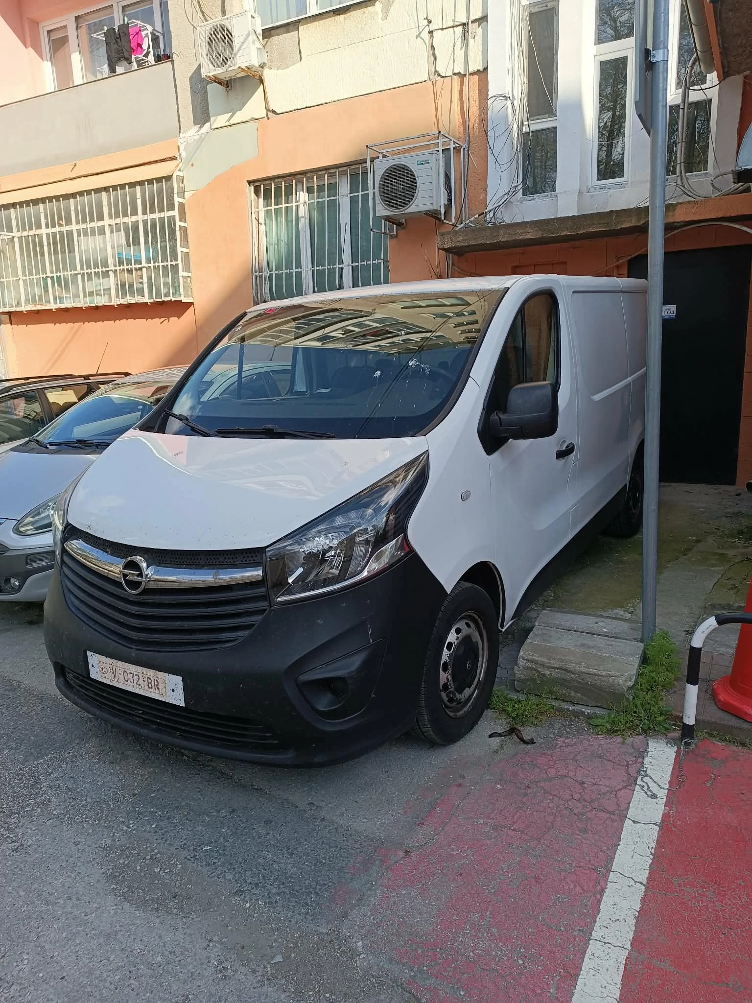 Opel Vivaro, снимка 4 - Бусове и автобуси - 54205399