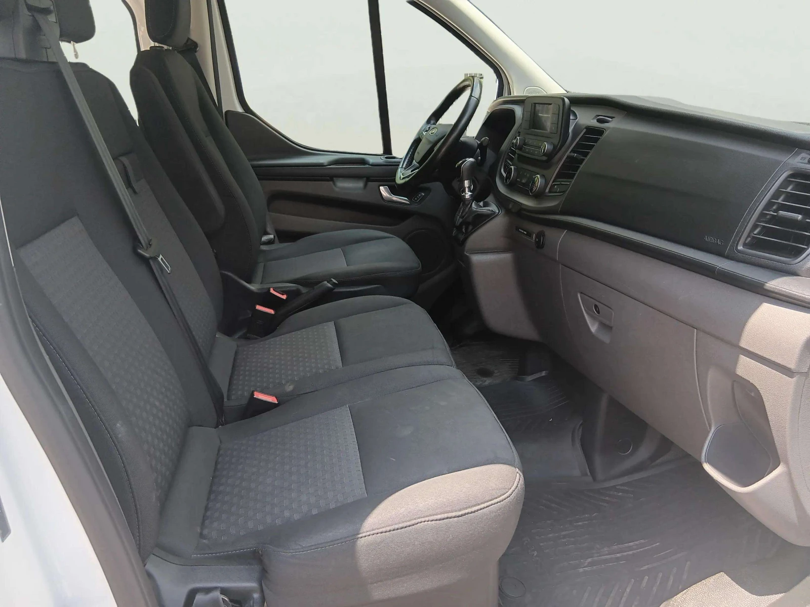 Ford Transit Custom 2.0L EcoBlue, снимка 10 - Бусове и автобуси - 55344968