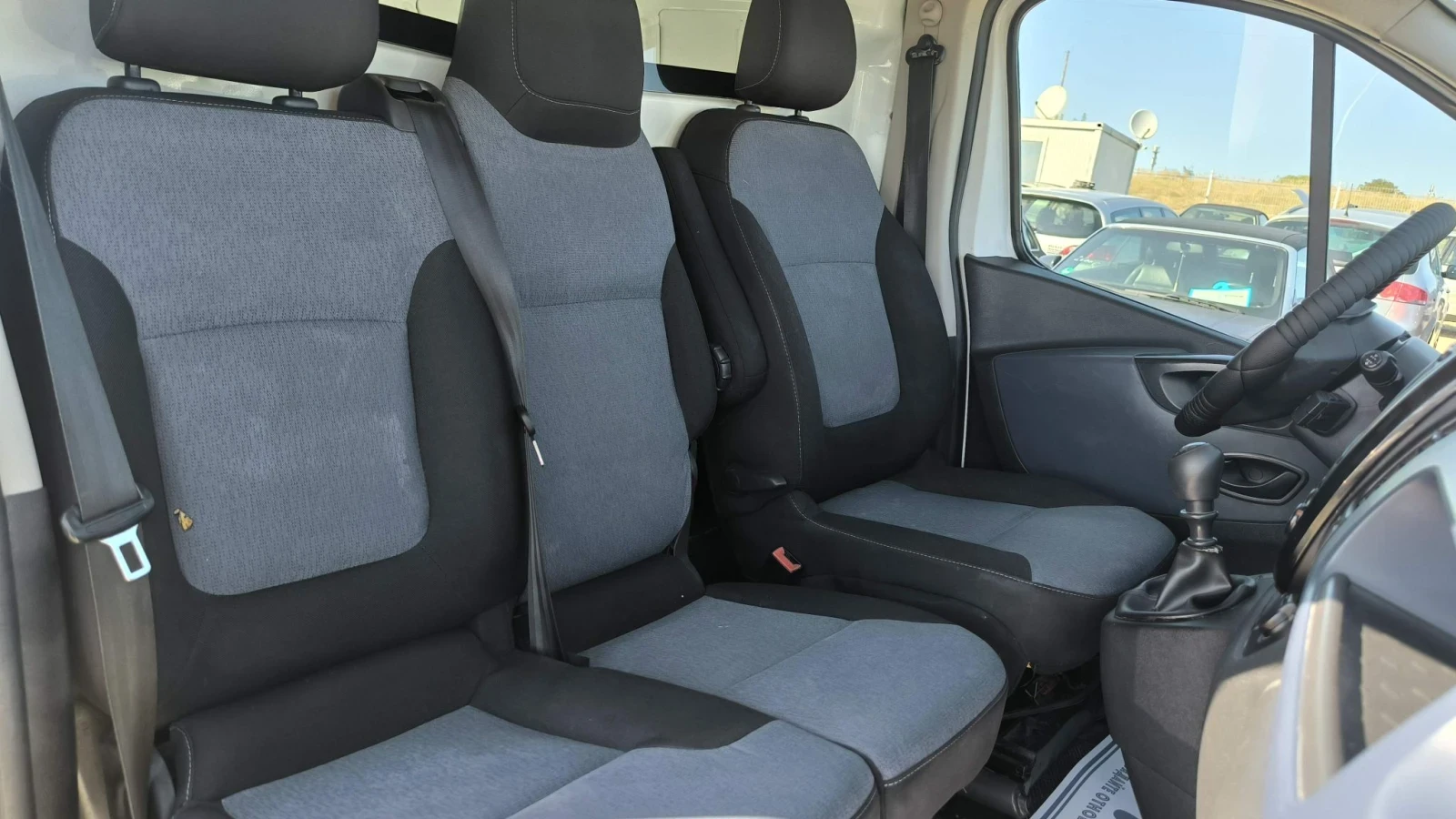 Opel Vivaro 1.6CDTI, снимка 11 - Бусове и автобуси - 56130451