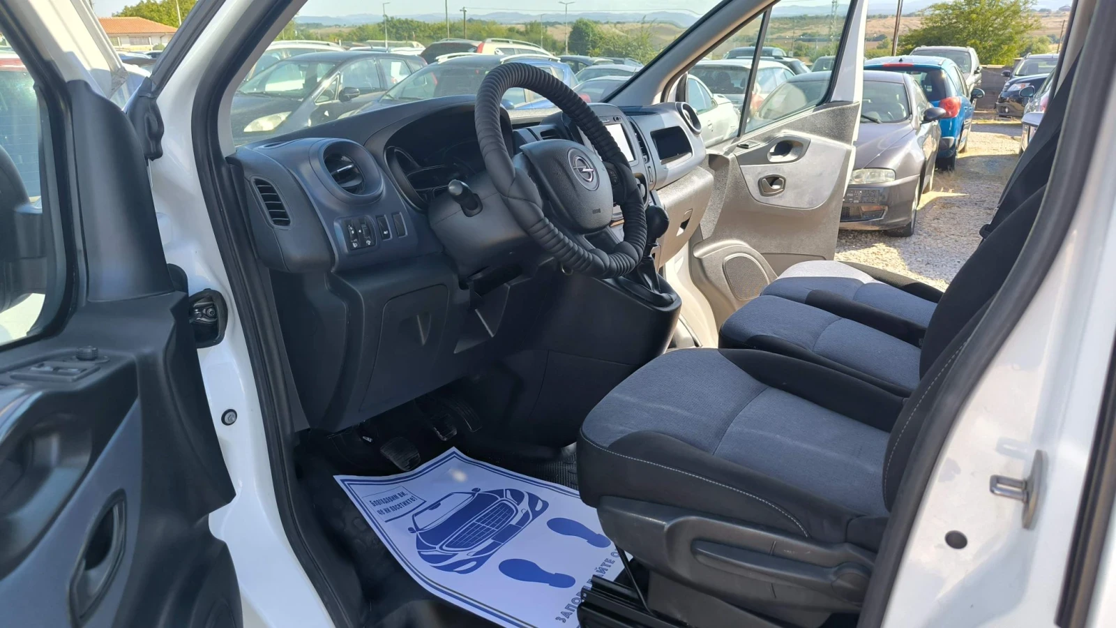 Opel Vivaro 1.6CDTI, снимка 9 - Бусове и автобуси - 56130451