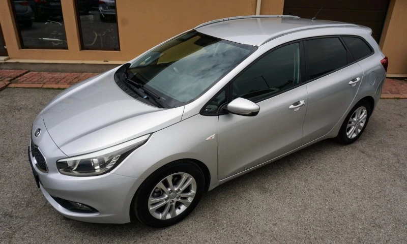 Kia Ceed SW 1.6 CRDI CLASS, снимка 1 - Автомобили и джипове - 17467196