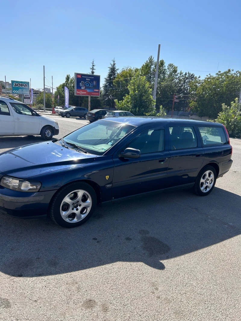 Volvo V70 2.4 D5, снимка 2 - Автомобили и джипове - 47169869