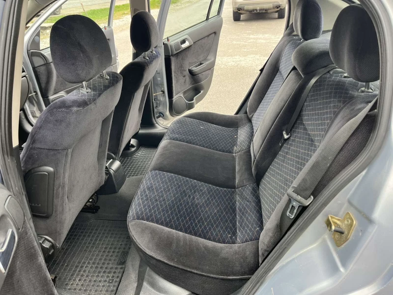Opel Astra 1.6 84кс СТАРИЯ МОТОР КЛИМАТИК 109 000км, снимка 9 - Автомобили и джипове - 49700456