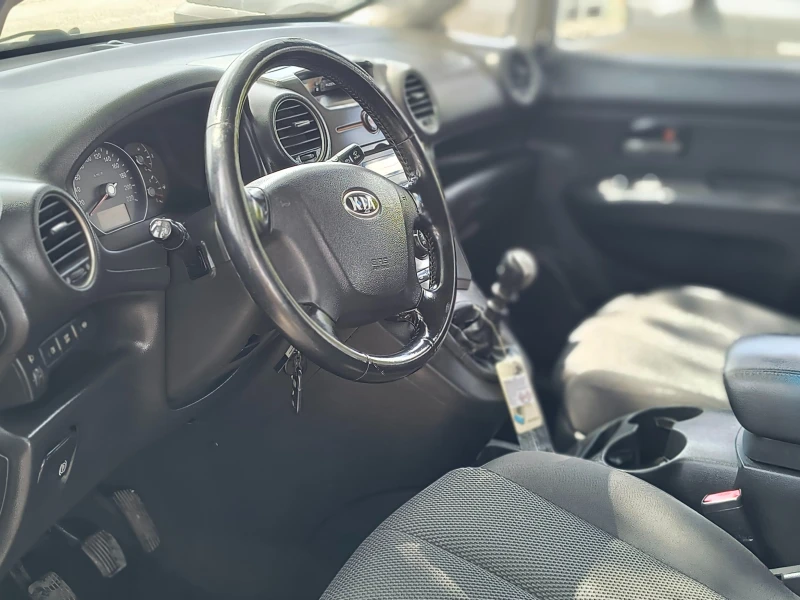 Kia Carens 2.0CRDi , снимка 7 - Автомобили и джипове - 51470354