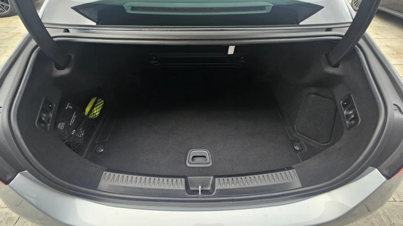 Mercedes-Benz E 220 d 4MATIC, снимка 10 - Автомобили и джипове - 51532322