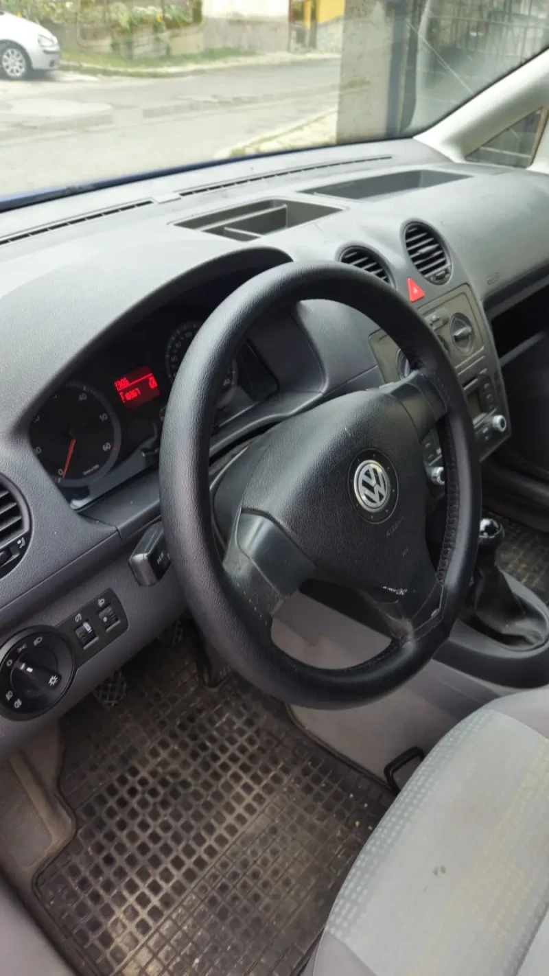 VW Caddy 1.9 TDI, снимка 7 - Автомобили и джипове - 52284892