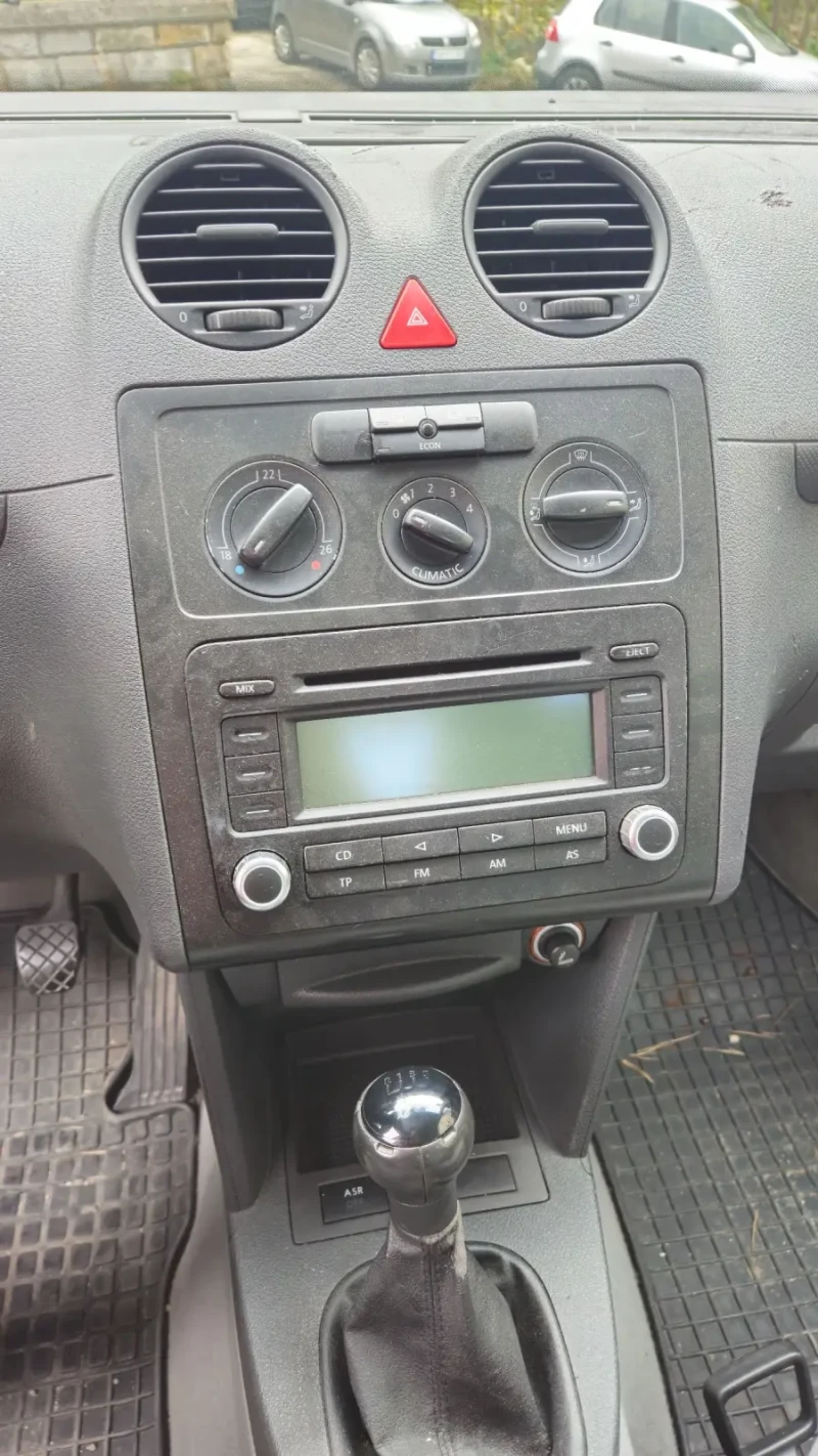 VW Caddy 1.9 TDI, снимка 8 - Автомобили и джипове - 52284892