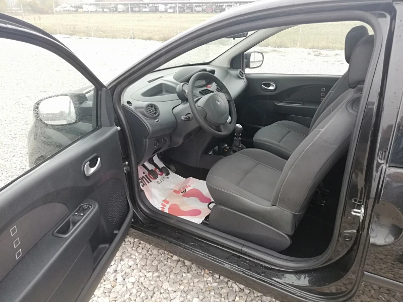 Renault Twingo 1.2i kli italia, снимка 9 - Автомобили и джипове - 52305558