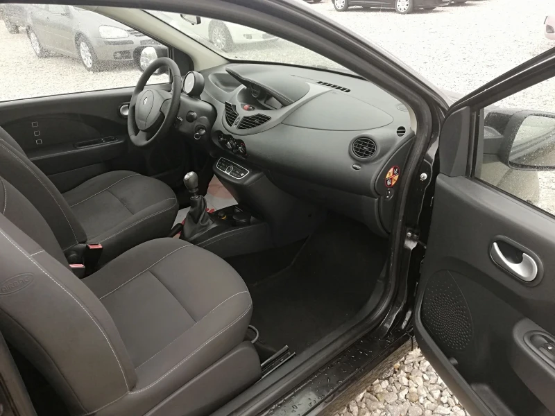 Renault Twingo 1.2i kli italia, снимка 12 - Автомобили и джипове - 52305558