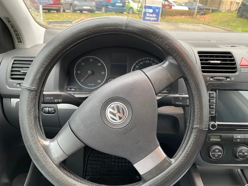 VW Golf, снимка 17 - Автомобили и джипове - 52885411